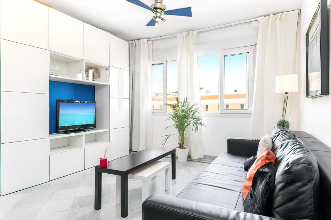 Lovely Suite With River Views And Parking Malaga Exterior photo
