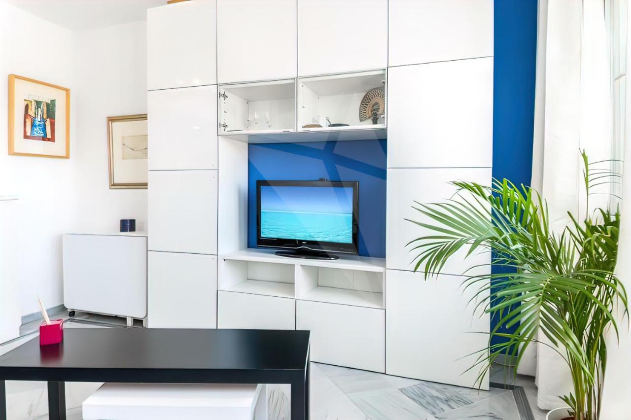 Lovely Suite With River Views And Parking Malaga Exterior photo