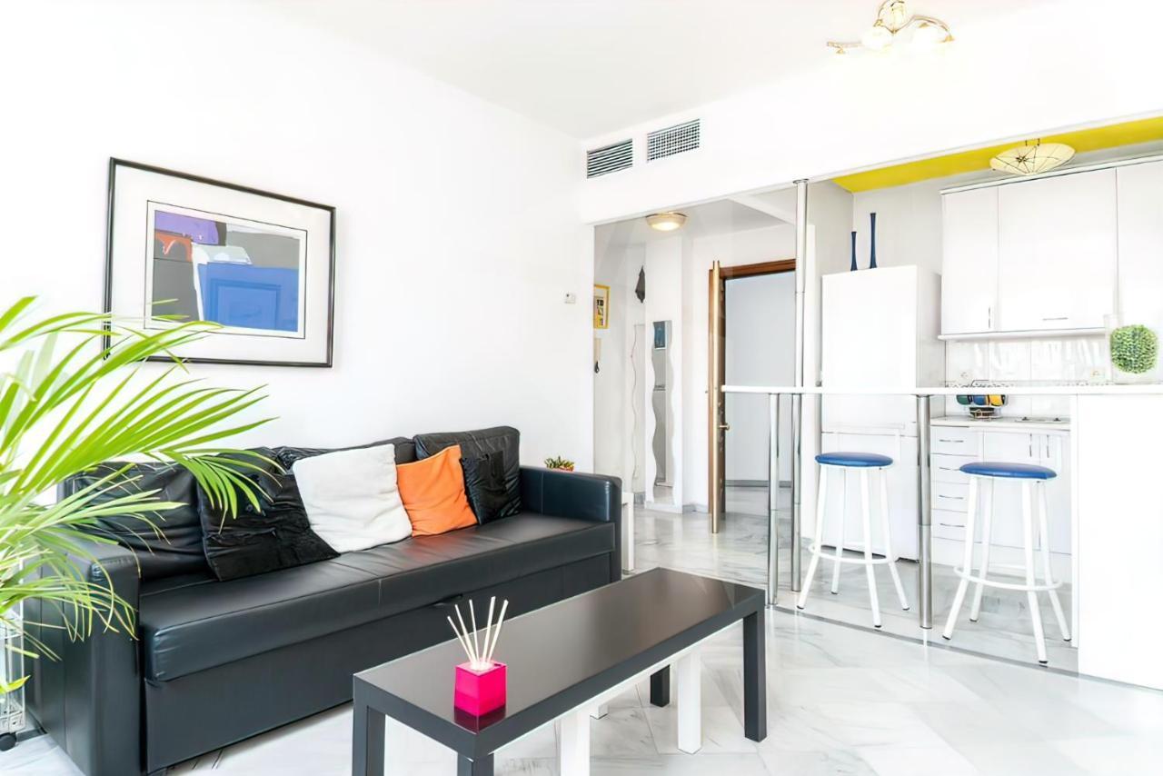 Lovely Suite With River Views And Parking Malaga Exterior photo