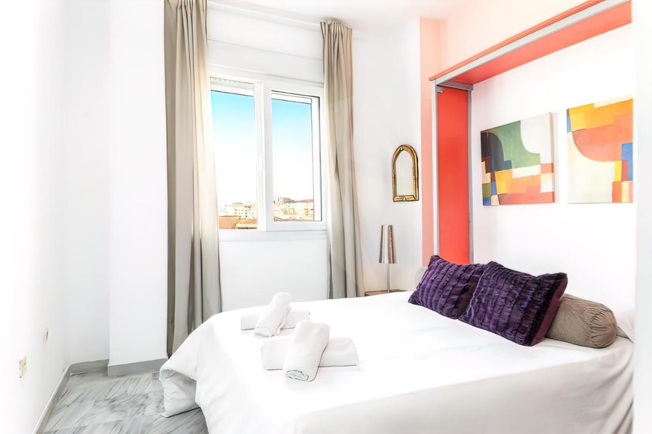 Lovely Suite With River Views And Parking Malaga Exterior photo